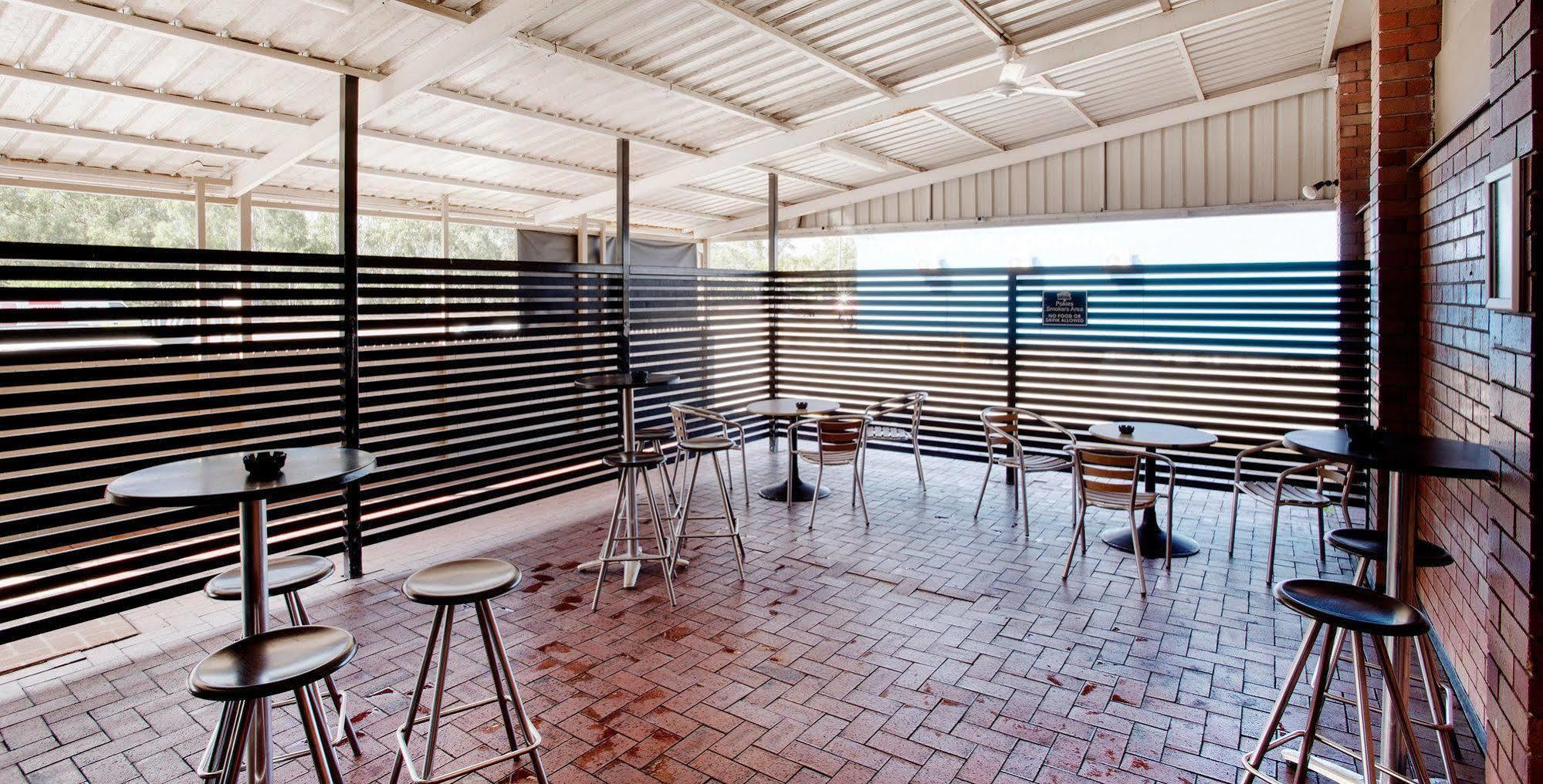 Upper Ross Hotel Townsville Exteriör bild